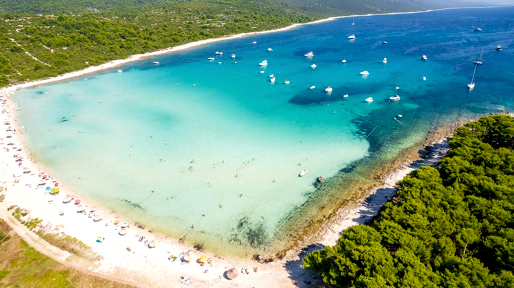 homokos tengerpart Horvátország